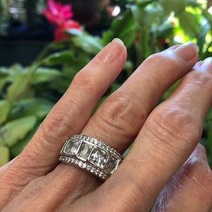 Sterling Silver / CZ Band style ring. Sz 6